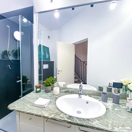 Luxury And Modern - Mq 270 - In The Heart Of 코모