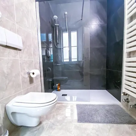 Luxury And Modern - Mq 270 - In The Heart Of 코모