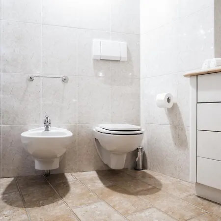Luxury And Modern - Mq 270 - In The Heart Of